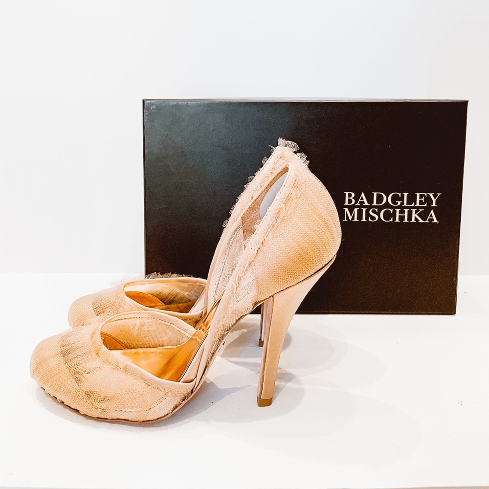 Badgley Mischka nude tool pumps
